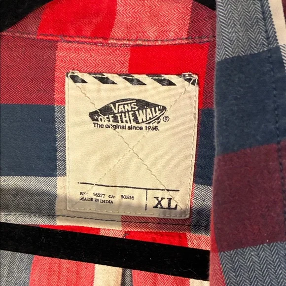 Vans - Picture 2 of 4